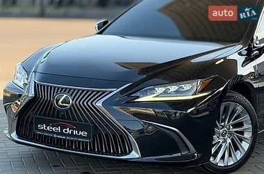 Lexus ES  2019