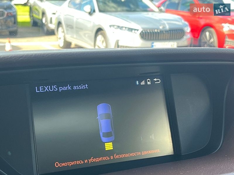 Седан Lexus ES 2018 в Киеве