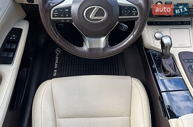 Седан Lexus ES 2018 в Киеве