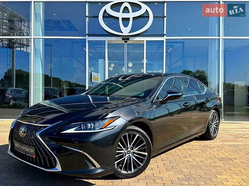 Lexus ES
