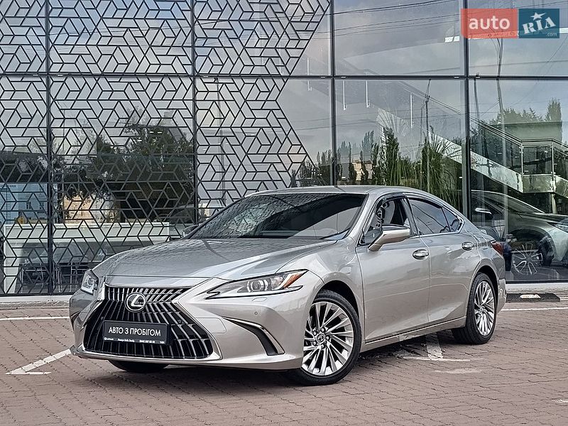 Lexus ES 2024