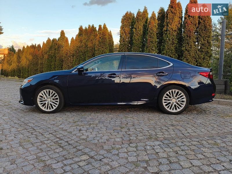 Седан Lexus ES 2013 в Киеве