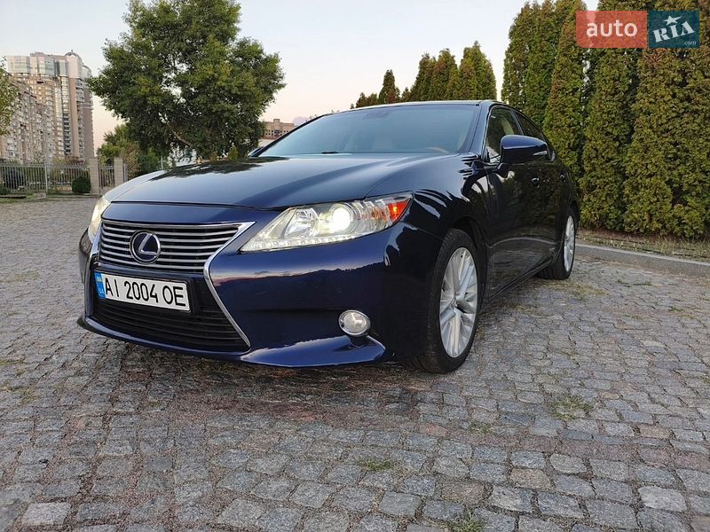 Седан Lexus ES 2013 в Киеве