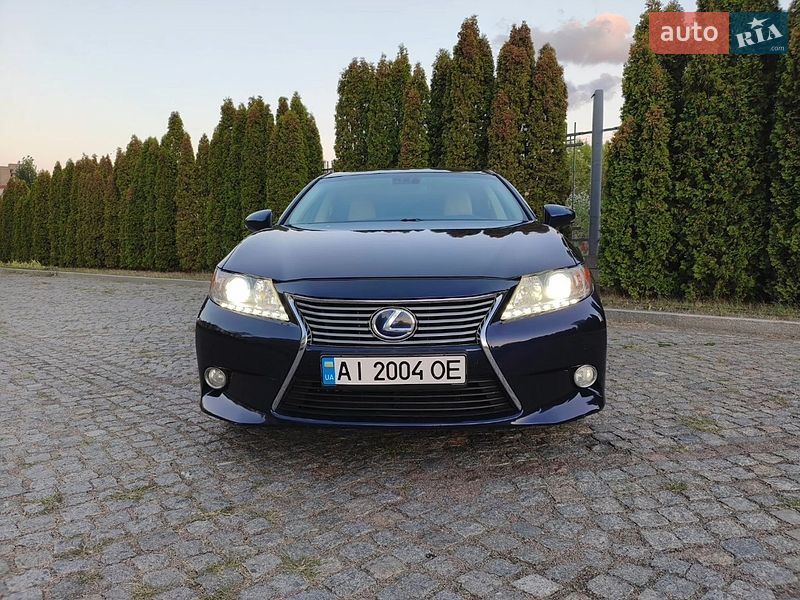 Седан Lexus ES 2013 в Киеве