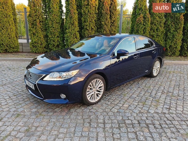 Седан Lexus ES 2013 в Киеве