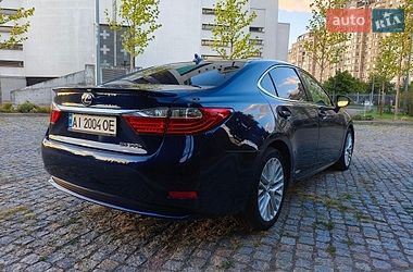 Седан Lexus ES 2013 в Киеве