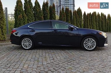 Седан Lexus ES 2013 в Киеве