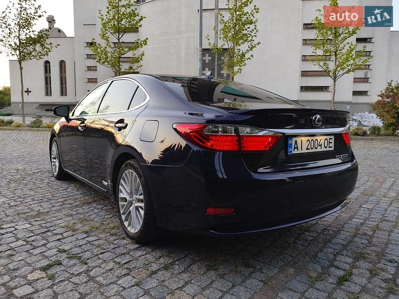 Седан Lexus ES 2013 в Киеве