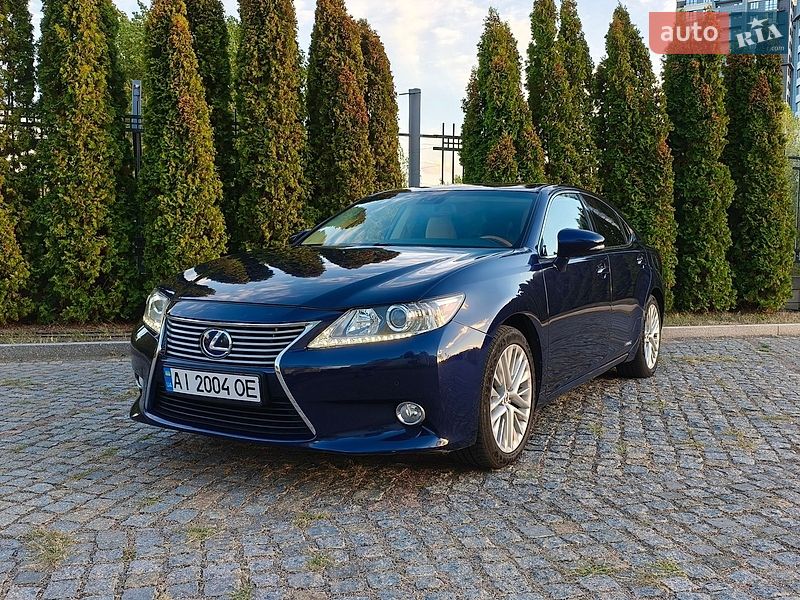 Седан Lexus ES 2013 в Киеве