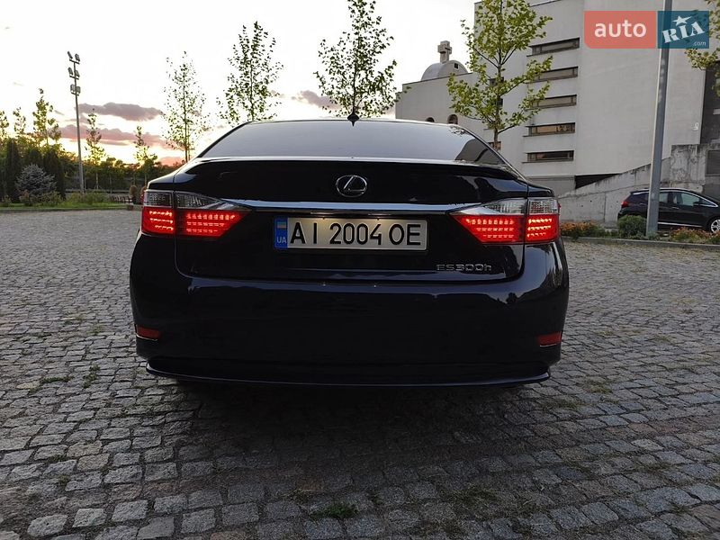 Седан Lexus ES 2013 в Киеве