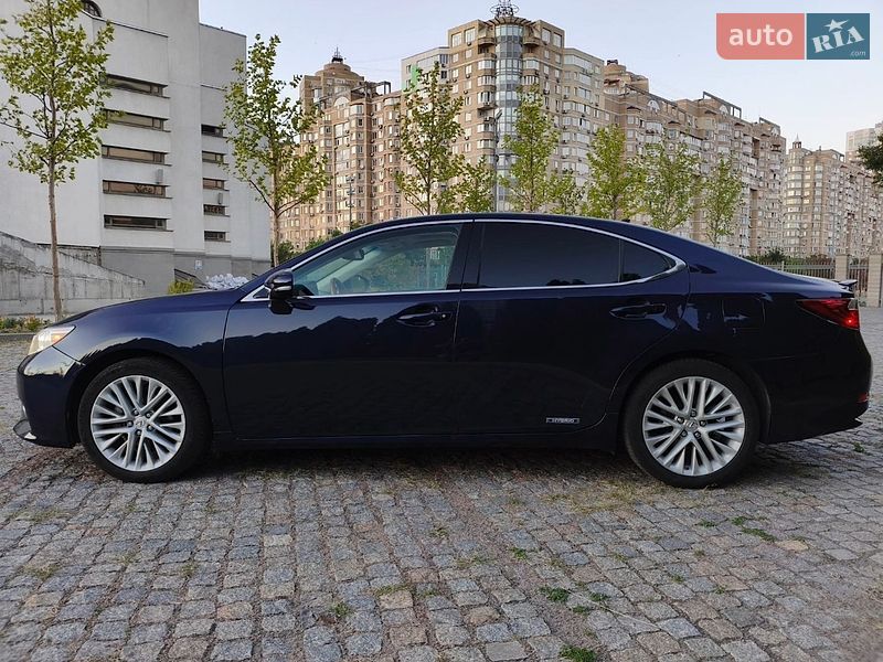 Седан Lexus ES 2013 в Киеве