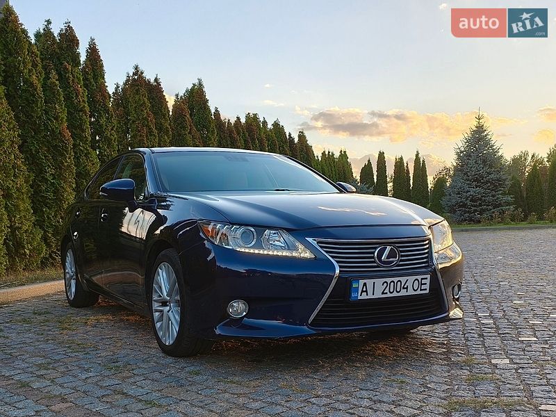Седан Lexus ES 2013 в Киеве