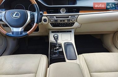 Седан Lexus ES 2013 в Киеве