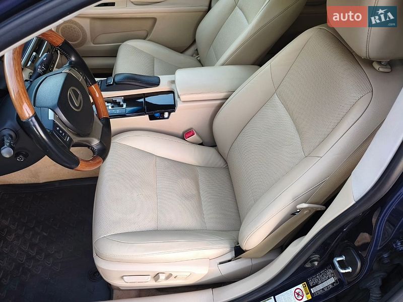 Седан Lexus ES 2013 в Киеве
