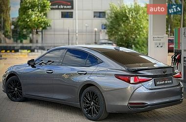 Седан Lexus ES 2019 в Николаеве