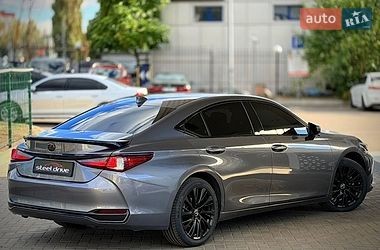 Седан Lexus ES 2019 в Николаеве