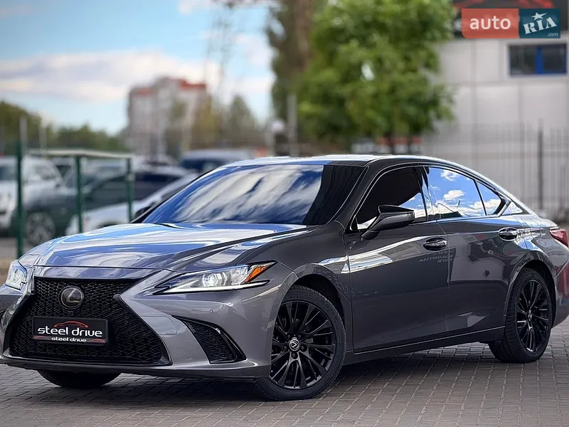 Lexus ES 2019