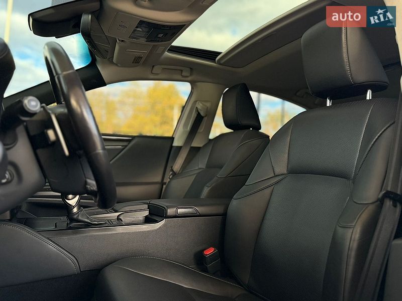 Седан Lexus ES 2019 в Николаеве