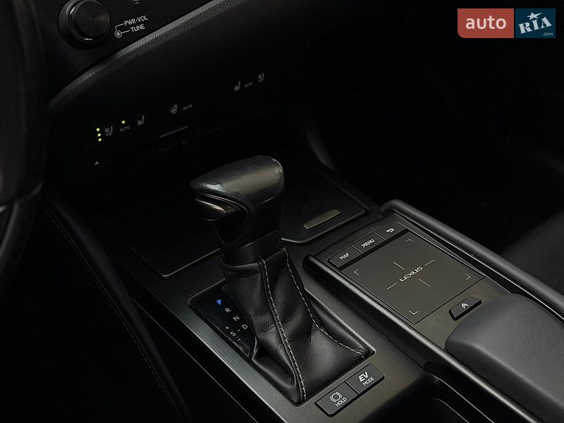 Седан Lexus ES 2019 в Николаеве
