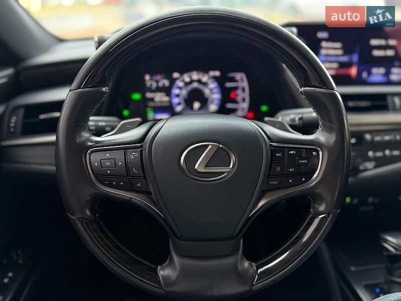 Седан Lexus ES 2019 в Николаеве