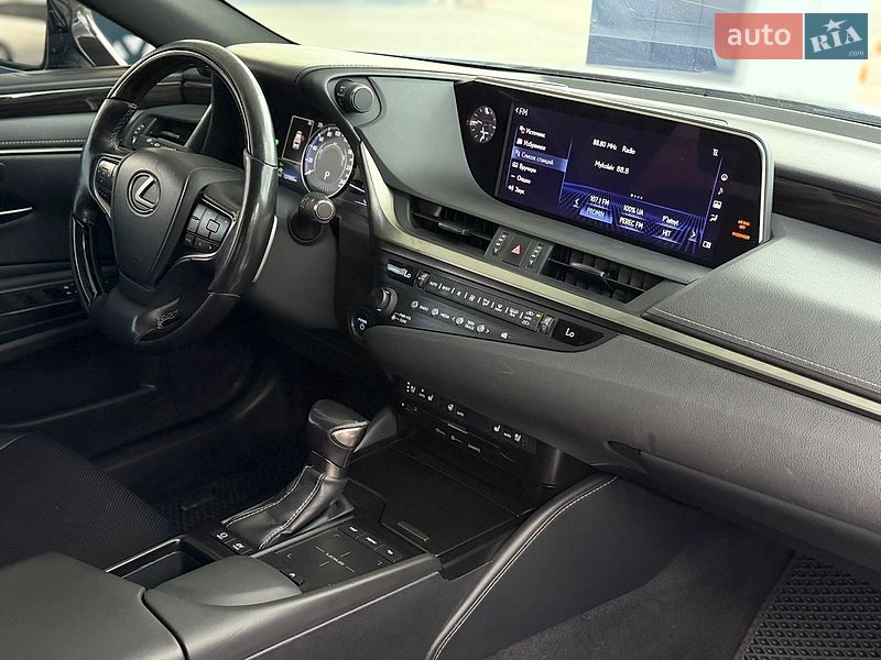 Седан Lexus ES 2019 в Николаеве