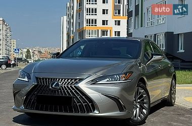 Седан Lexus ES 2023 в Виннице