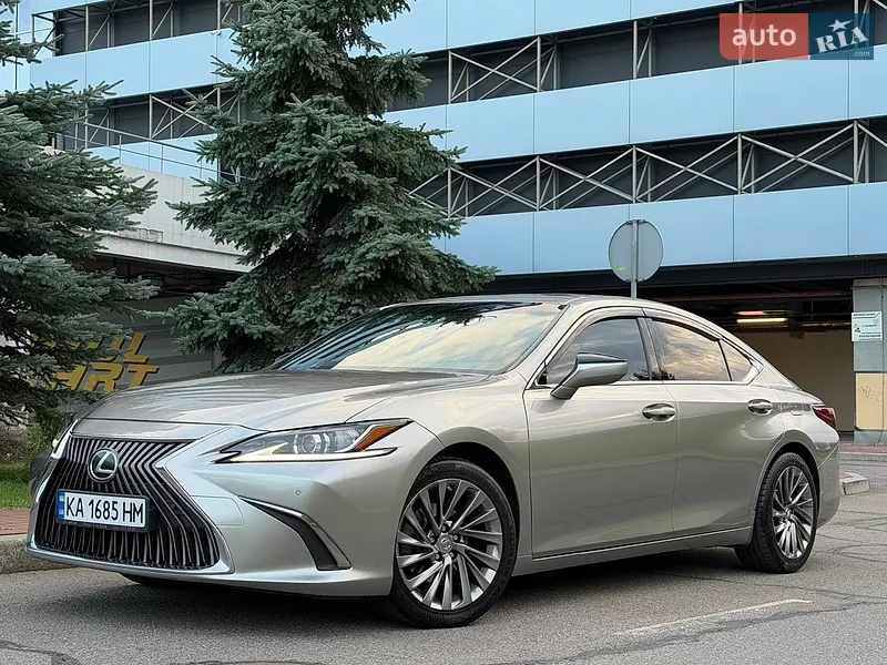 Lexus ES
