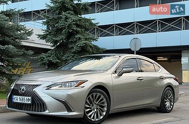 Lexus ES  2018