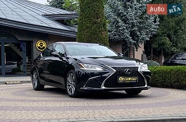 Lexus ES  2020