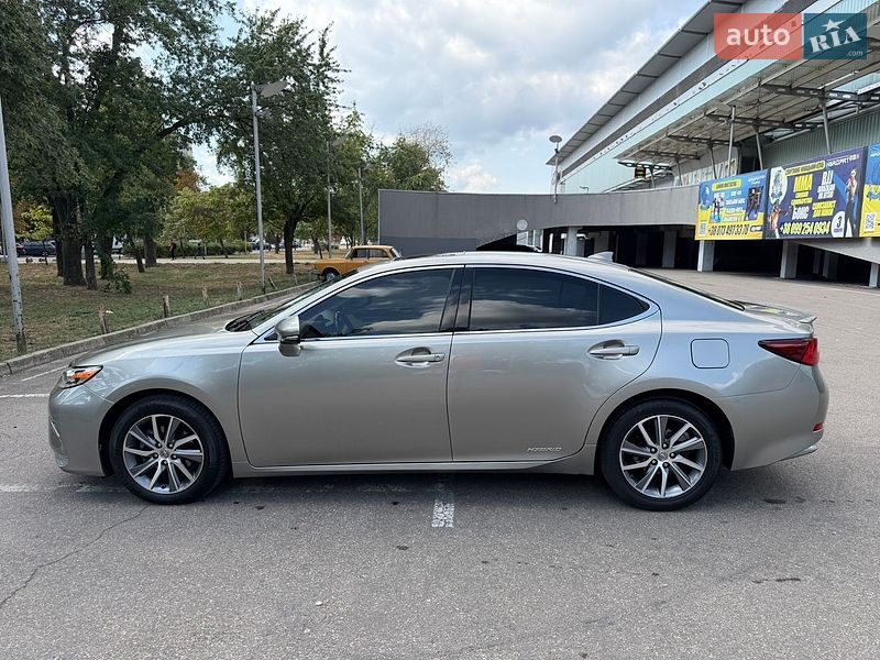 Седан Lexus ES 2016 в Києві