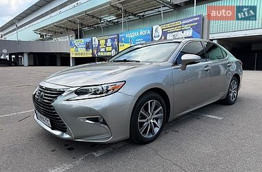 Lexus ES 2016