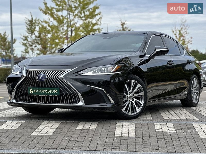Lexus ES 2019