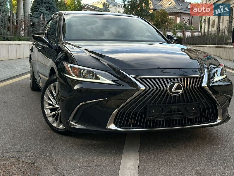Lexus ES 2019
