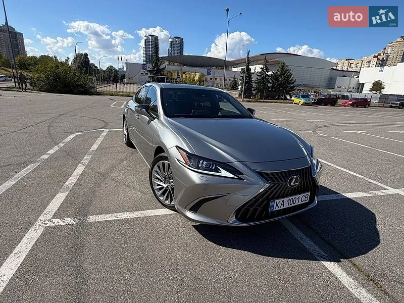 Lexus ES 2023