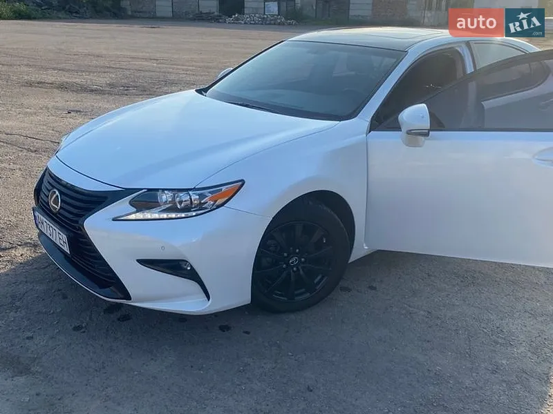 Lexus ES 2018