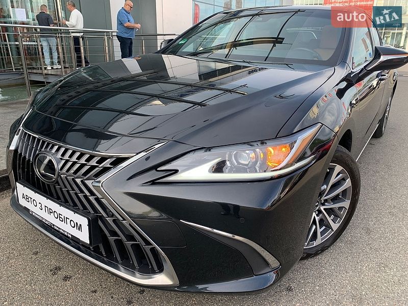 Lexus ES 2023