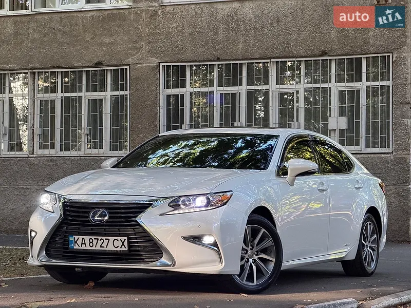 Lexus ES 2016