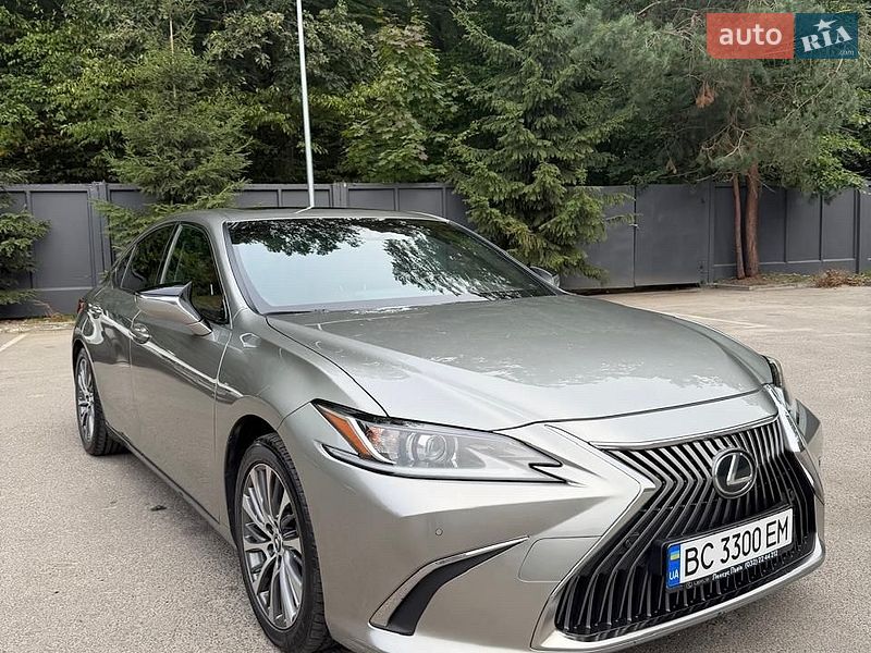 Lexus ES