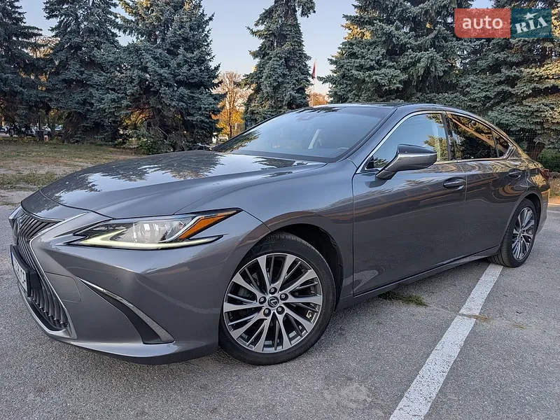 Lexus ES 2021