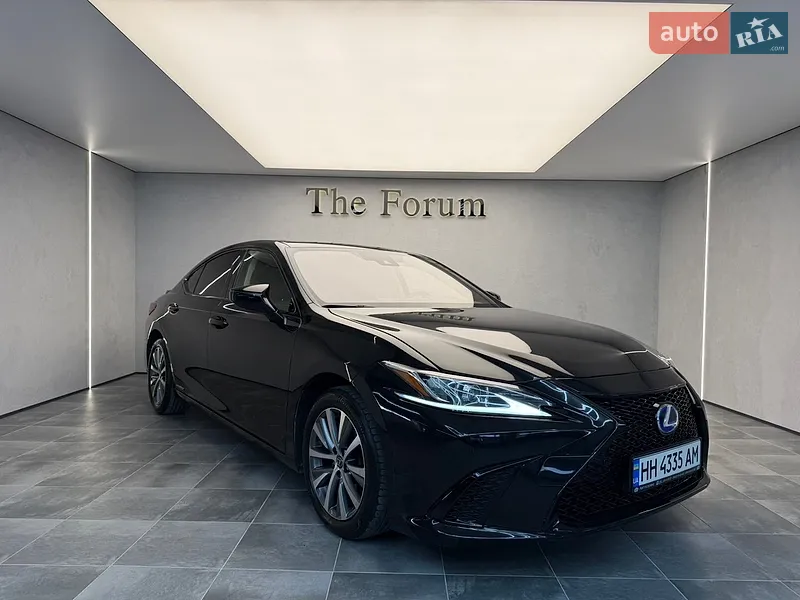 Lexus ES 2019