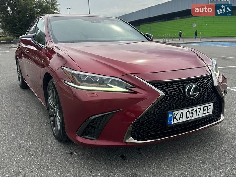 Lexus ES 2019