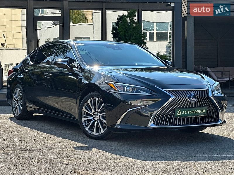 Седан Lexus ES 2019 в Киеве