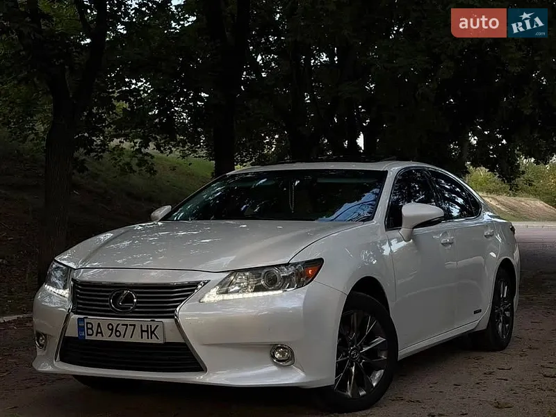 Lexus ES