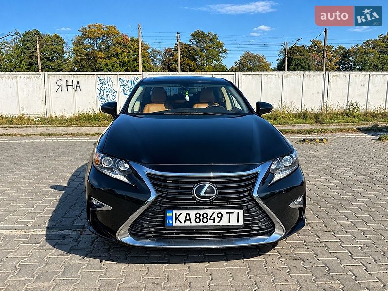 Седан Lexus ES 2016 в Киеве