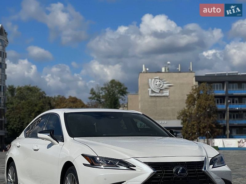 Седан Lexus ES 2019 в Кременчуге