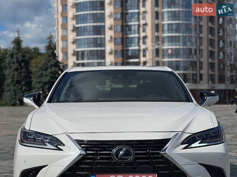 Седан Lexus ES 2019 в Кременчуге