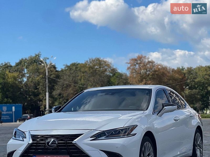 Седан Lexus ES 2019 в Кременчуге