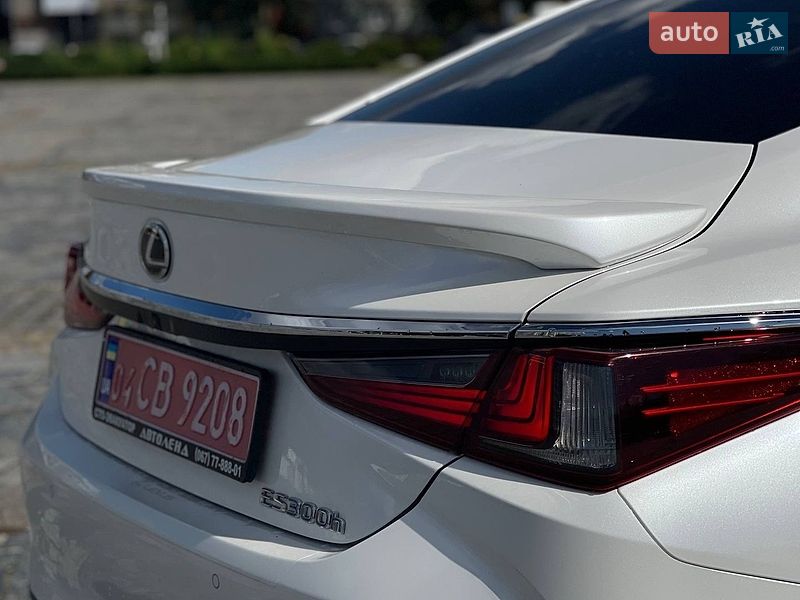 Седан Lexus ES 2019 в Кременчуге