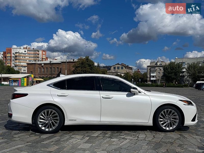 Седан Lexus ES 2019 в Кременчуге