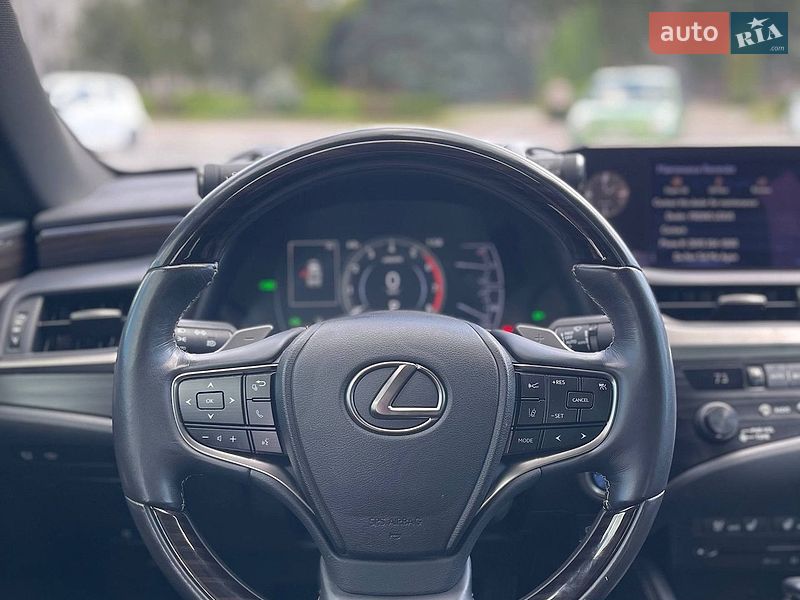 Седан Lexus ES 2019 в Кременчуге